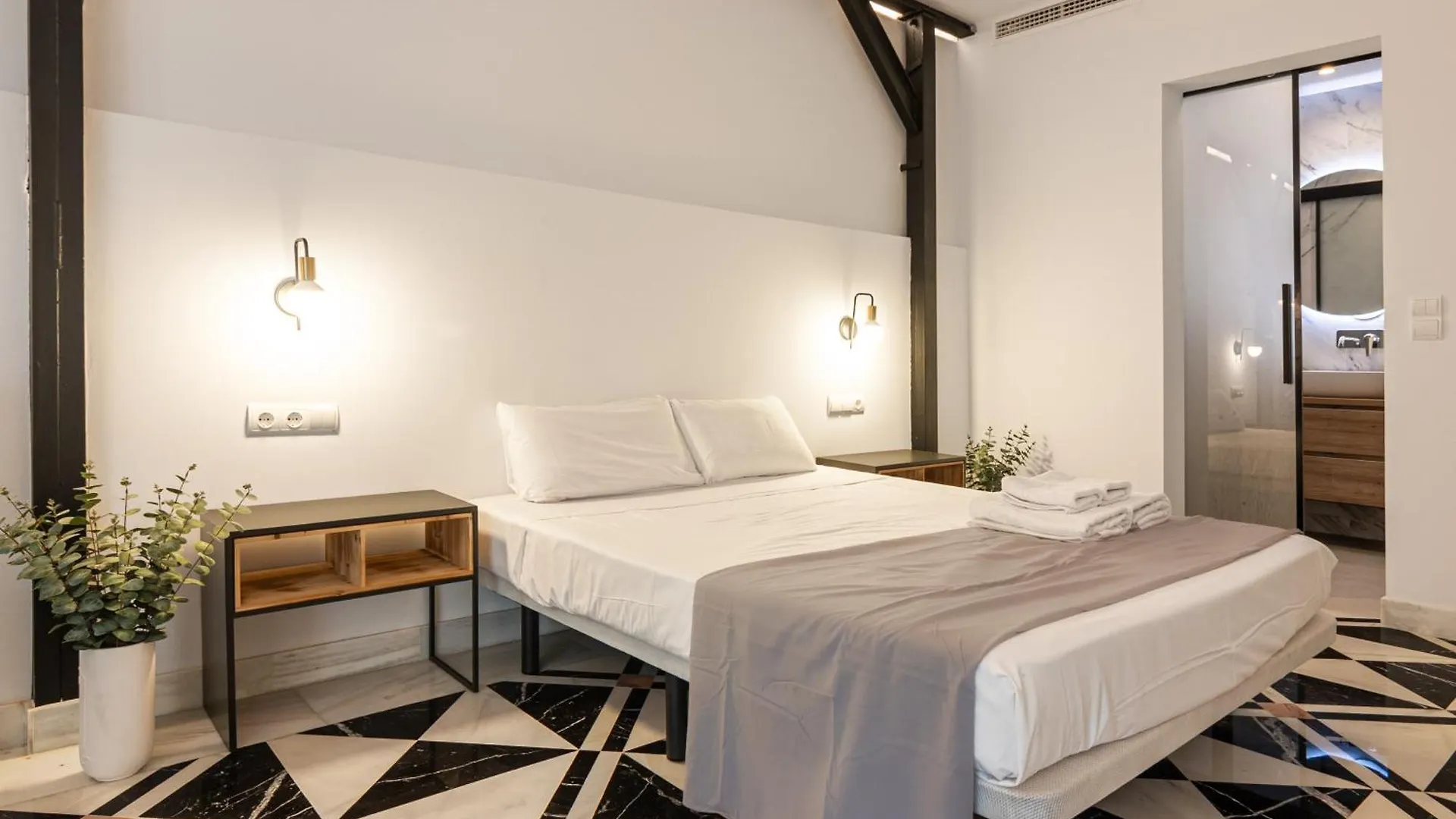 El Patio De La Luna Freshapartments Malaga